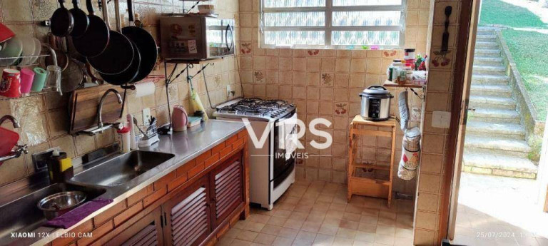 Imagem Casa com 4 Quartos à Venda, 196 m² em Cascata Do Imbuí - Teresópolis