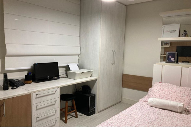Imagem Imóvel com 3 Quartos à Venda,  em Teresópolis - Porto Alegre