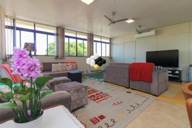 Imagem Casa com 7 Quartos à Venda, 330 m² em Nonoai - Porto Alegre Imagem Casa com 7 Quartos à Venda, 330 m² em Nonoai - Porto Alegre