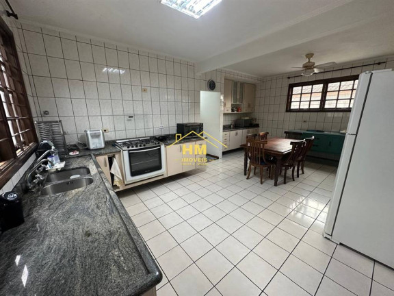 Imagem Sobrado com 5 Quartos à Venda, 300 m² em Vila Voturua - Sao Vicente