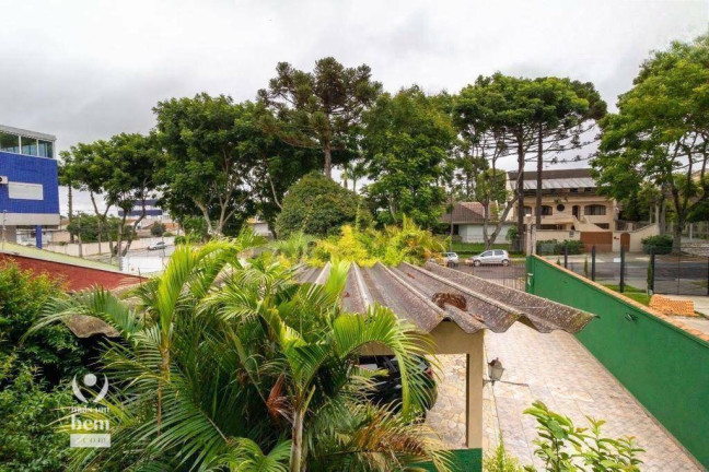 Imagem Sobrado com 4 Quartos à Venda, 398 m² em Bacacheri - Curitiba