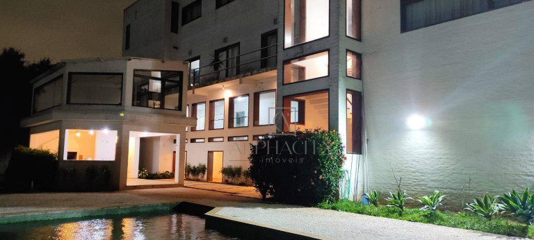 Casa com 5 Quartos à Venda ou Locação, 1.300 m² em Residencial Tamboré - Barueri