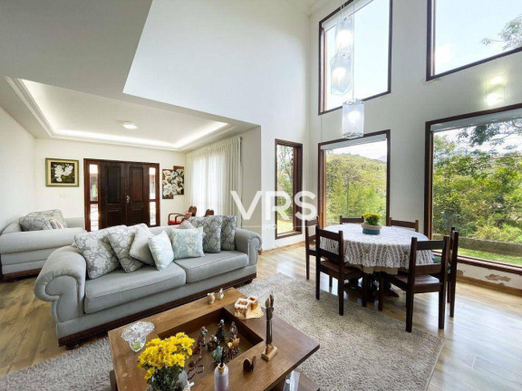 Imagem Casa com 4 Quartos à Venda, 216 m² em Cascata Do Imbuí - Teresópolis