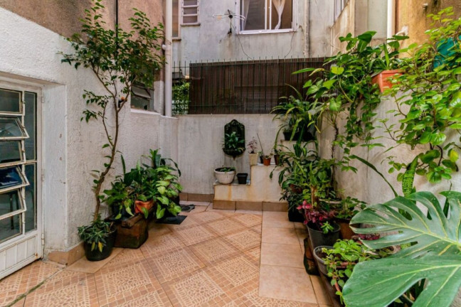 Imagem Imóvel com 1 Quarto à Venda, 42 m² em Centro Histórico - Porto Alegre Imagem Imóvel com 1 Quarto à Venda, 42 m² em Centro Histórico - Porto Alegre