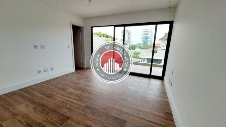 Imagem Casa com 4 Quartos à Venda, 310 m² em Recreio Dos Bandeirantes - Rio De Janeiro Imagem Casa com 4 Quartos à Venda, 310 m² em Recreio Dos Bandeirantes - Rio De Janeiro