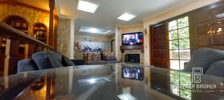 Imagem Casa com 5 Quartos à Venda, 212 m² em Alto - Teresópolis