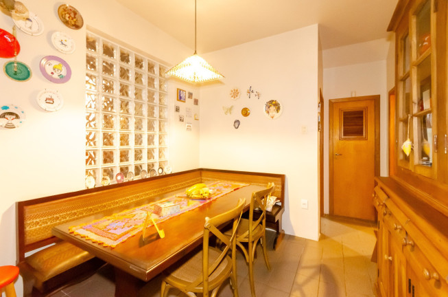 Imagem Casa com 4 Quartos à Venda, 332 m² em Petrópolis - Porto Alegre