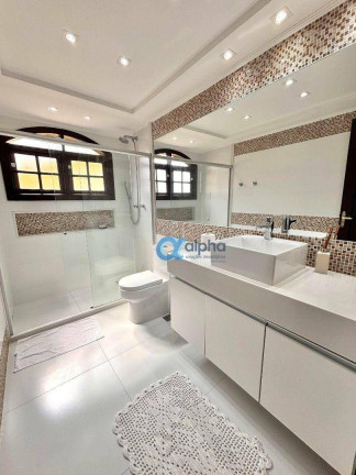Imagem Casa com 4 Quartos à Venda, 340 m² em Quitandinha - Petrópolis Imagem Casa com 4 Quartos à Venda, 340 m² em Quitandinha - Petrópolis