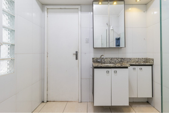 Imagem Imóvel com 3 Quartos à Venda, em Higienópolis - Porto Alegre Imagem Imóvel com 3 Quartos à Venda, em Higienópolis - Porto Alegre