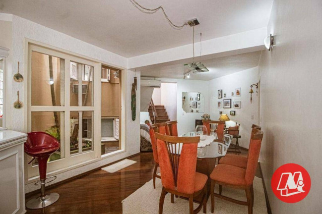 Imagem Casa com 3 Quartos à Venda, 306 m² em Santo Antônio - Porto Alegre