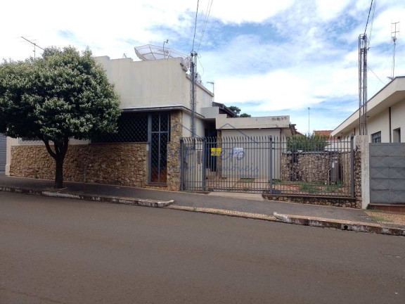 Imagem Casa com 4 Quartos à Venda, 555 m² em Centro - Pirassununga Imagem Casa com 4 Quartos à Venda, 555 m² em Centro - Pirassununga