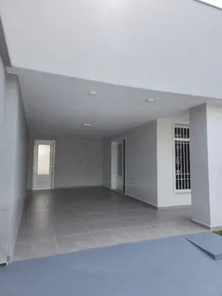 Imagem Casa com 4 Quartos à Venda, 196 m² em Vila Paraíba - Guaratinguetá