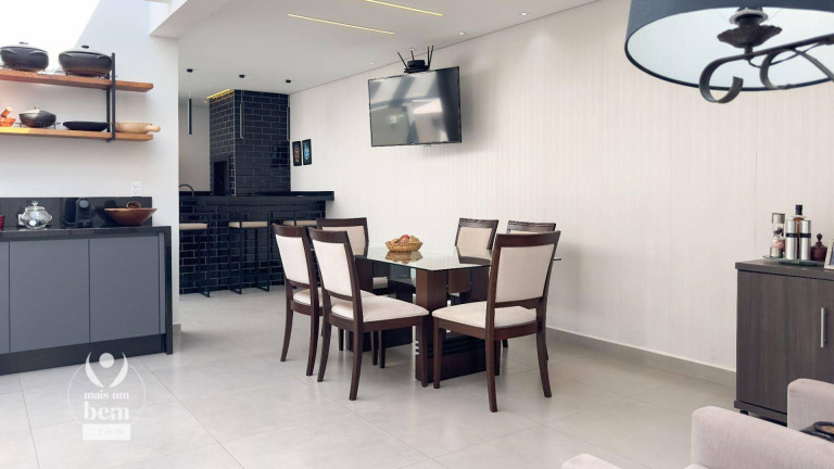 Imagem Casa com 3 Quartos à Venda, 244 m² em Seminário - Curitiba Imagem Casa com 3 Quartos à Venda, 244 m² em Seminário - Curitiba