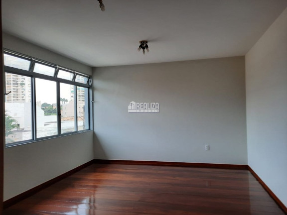 Imagem Casa com 4 Quartos à Venda, 383 m² em Irmãos Soares - Uberaba Imagem Casa com 4 Quartos à Venda, 383 m² em Irmãos Soares - Uberaba