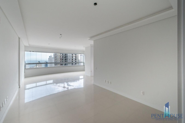 Imagem Apartamento com 3 Quartos à Venda, 130 m² em Centro - Balneário Camboriú Imagem Apartamento com 3 Quartos à Venda, 130 m² em Centro - Balneário Camboriú