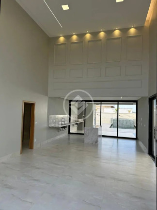 Imagem Casa com 4 Quartos à Venda, 226 m² em Condomínio Do Lago - Goiânia Imagem Casa com 4 Quartos à Venda, 226 m² em Condomínio Do Lago - Goiânia