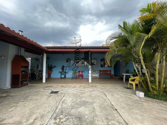 Casa com 3 Quartos à Venda, 200 m² em Arvoredo - Contagem