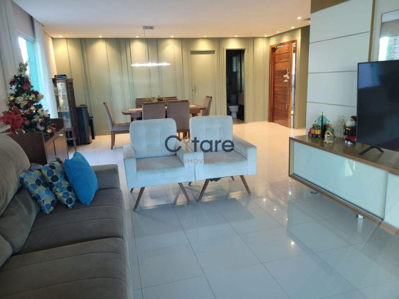 Imagem Casa com 4 Quartos à Venda, 351 m² em Centro - Eusébio