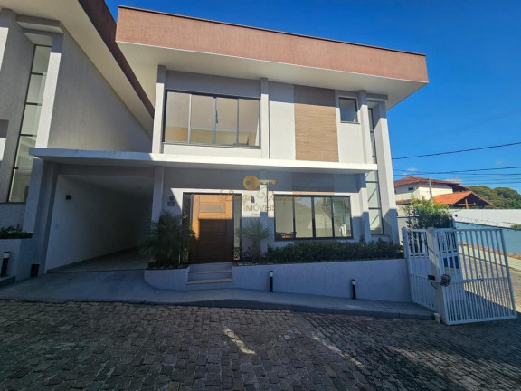 Casa com 4 Quartos à Venda, 148 m² em Várzea - Teresópolis