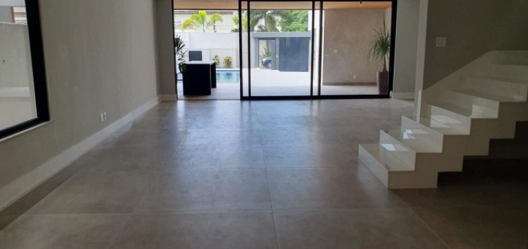 Imagem Casa com 5 Quartos à Venda, 420 m² em Barra Da Tijuca - Rio De Janeiro Imagem Casa com 5 Quartos à Venda, 420 m² em Barra Da Tijuca - Rio De Janeiro