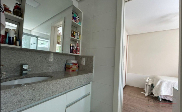 Imagem Apartamento com 3 Quartos à Venda, 244 m² em Agronômica - Florianópolis Imagem Apartamento com 3 Quartos à Venda, 244 m² em Agronômica - Florianópolis