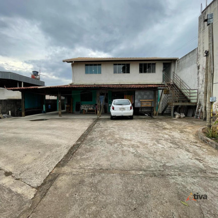 Imagem Casa com 4 Quartos à Venda, 200 m²