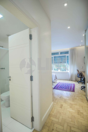 Imagem Apartamento com 4 Quartos à Venda, 251 m² em Moinhos De Vento - Porto Alegre