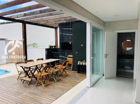 Imagem Casa com 4 Quartos à Venda, 286 m² em Santa Regina - Camboriú