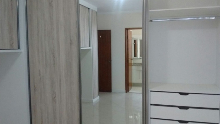 Imagem Apartamento com 3 Quartos para Alugar,  em Centro - Jacareí