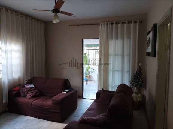 Imagem Casa com 6 Quartos à Venda, 224 m² em Centro - Luís Antônio