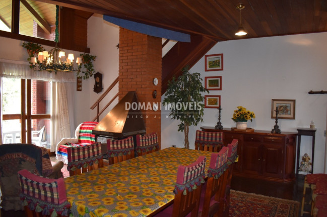 Imagem Imóvel com 4 Quartos à Venda, 161 m² em Região De Capivari - Campos Do Jordão Imagem Imóvel com 4 Quartos à Venda, 161 m² em Região De Capivari - Campos Do Jordão