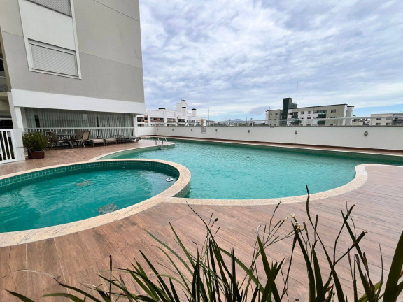 Apartamento com 2 Quartos à Venda, 68 m² em Abraão - Florianópolis