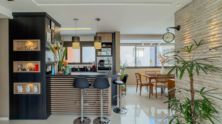 Imagem Imóvel com 2 Quartos à Venda, 86 m² em Petrópolis - Porto Alegre Imagem Imóvel com 2 Quartos à Venda, 86 m² em Petrópolis - Porto Alegre