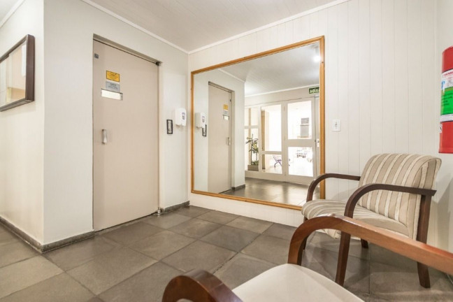 Imagem Imóvel com 1 Quarto à Venda, 33 m² em Cidade Baixa - Porto Alegre Imagem Imóvel com 1 Quarto à Venda, 33 m² em Cidade Baixa - Porto Alegre