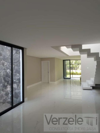 Imagem Casa com 2 Quartos à Venda, 182 m² em São Francisco De Assis - Camboriú Imagem Casa com 2 Quartos à Venda, 182 m² em São Francisco De Assis - Camboriú