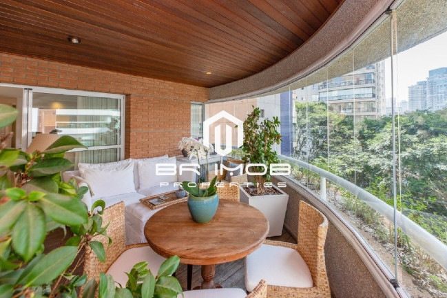 Imagem Imóvel com 3 Quartos à Venda, 243 m² em Vila Uberabinha - São Paulo Imagem Imóvel com 3 Quartos à Venda, 243 m² em Vila Uberabinha - São Paulo