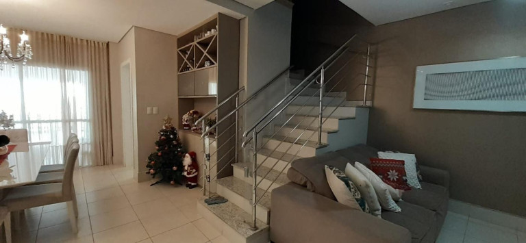 Imagem Casa com 3 Quartos à Venda, 200 m² em Ribeirão Do Lipa - Cuiabá Imagem Casa com 3 Quartos à Venda, 200 m² em Ribeirão Do Lipa - Cuiabá