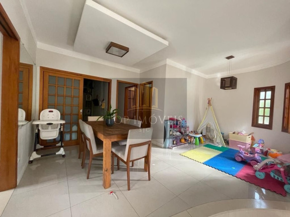Imagem Casa com 3 Quartos à Venda, 400 m² em Vila Branca - Jacareí Imagem Casa com 3 Quartos à Venda, 400 m² em Vila Branca - Jacareí