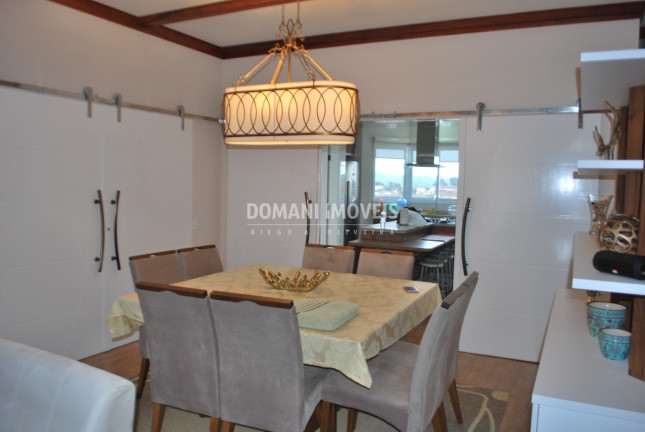Imagem Casa com 6 Quartos à Venda, 263 m² em Região Do Atalaia - Campos Do Jordão