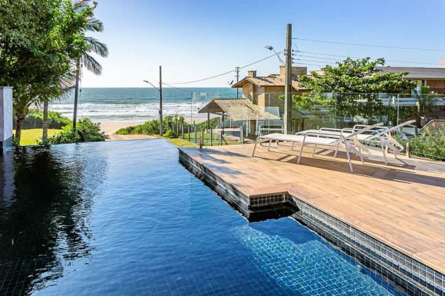 Imagem Casa com 5 Quartos à Venda, 220 m² em Morrinhos - Garopaba Imagem Casa com 5 Quartos à Venda, 220 m² em Morrinhos - Garopaba