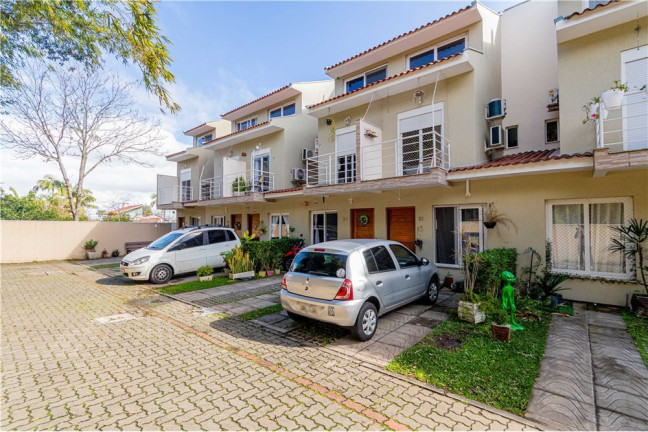 Imagem Casa com 2 Quartos à Venda, em Hípica - Porto Alegre Imagem Casa com 2 Quartos à Venda, em Hípica - Porto Alegre