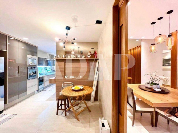Imagem Imóvel com 4 Quartos à Venda, 218 m² em Barra Da Tijuca - Rio De Janeiro Imagem Imóvel com 4 Quartos à Venda, 218 m² em Barra Da Tijuca - Rio De Janeiro
