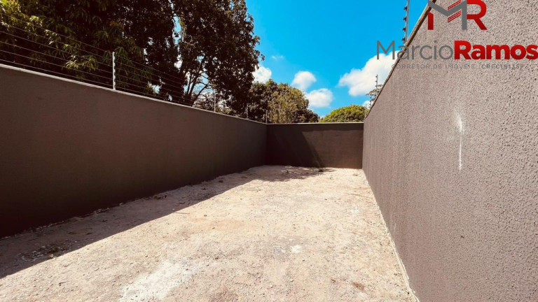 Imagem Casa com 4 Quartos à Venda, 116 m² em Centro - Eusébio