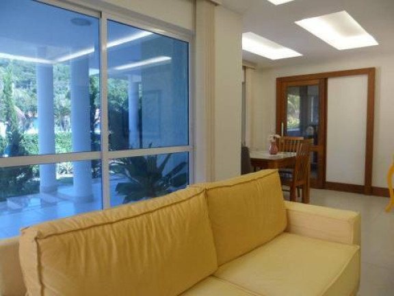 Imagem Casa à Venda,  em Várzea Das Moças - Niterói
