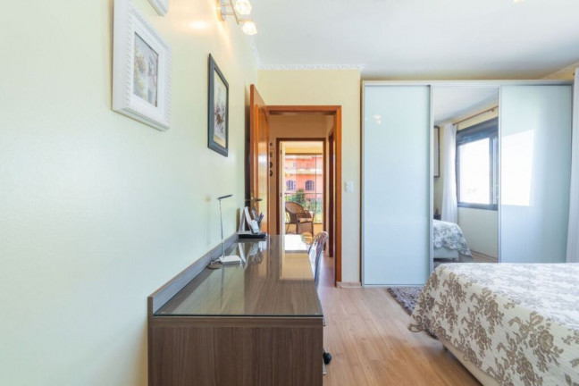 Imagem Imóvel com 3 Quartos à Venda, 240 m² em Santa Tereza - Porto Alegre Imagem Imóvel com 3 Quartos à Venda, 240 m² em Santa Tereza - Porto Alegre