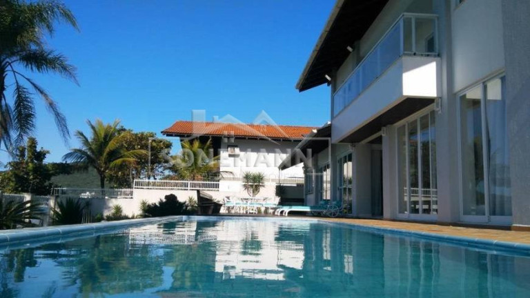 Imagem Casa com 6 Quartos à Venda, 805 m² em Centro - Bombinhas Imagem Casa com 6 Quartos à Venda, 805 m² em Centro - Bombinhas