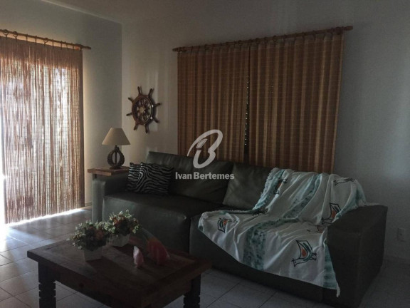 Imagem Casa com 4 Quartos para Temporada, em Canto Grande - Bombinhas Imagem Casa com 4 Quartos para Temporada, em Canto Grande - Bombinhas
