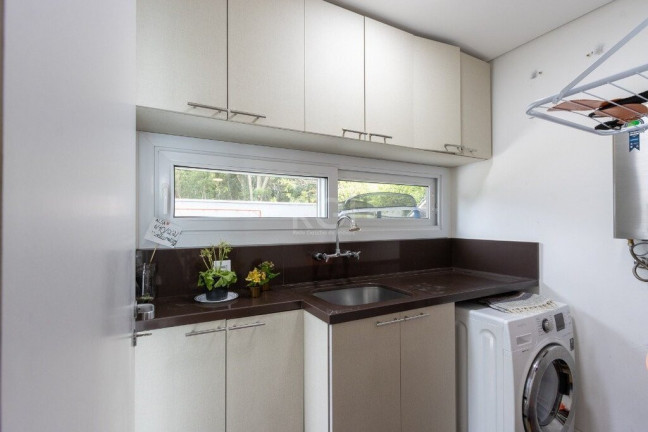 Imagem Casa com 3 Quartos à Venda, 333 m² em Teresópolis - Porto Alegre