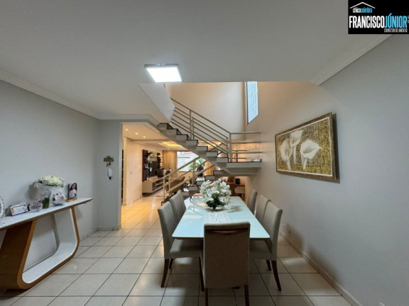 Imagem Casa com 4 Quartos à Venda, 375 m² em Setor Coimbra - Goiânia Imagem Casa com 4 Quartos à Venda, 375 m² em Setor Coimbra - Goiânia