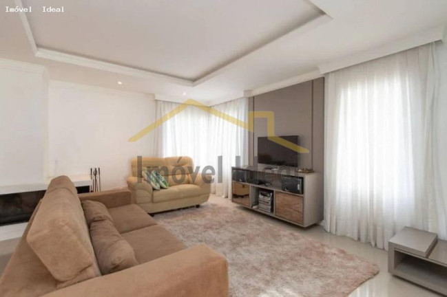Imagem Casa com 5 Quartos à Venda, 317 m² em Santa Felicidade - Curitiba